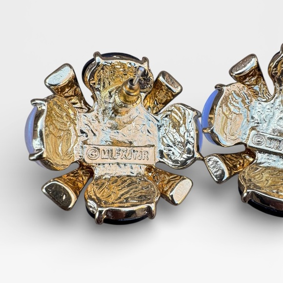 VINTAGE Onyx and Faux Mabe Pearl Cabochon Earrings - Picture 9 of 12